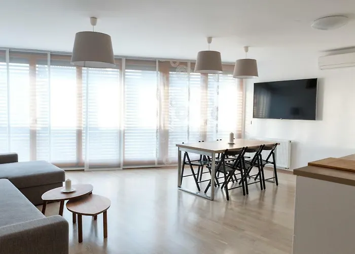 Auredius Deluxe كْرانْيِسكا غورا